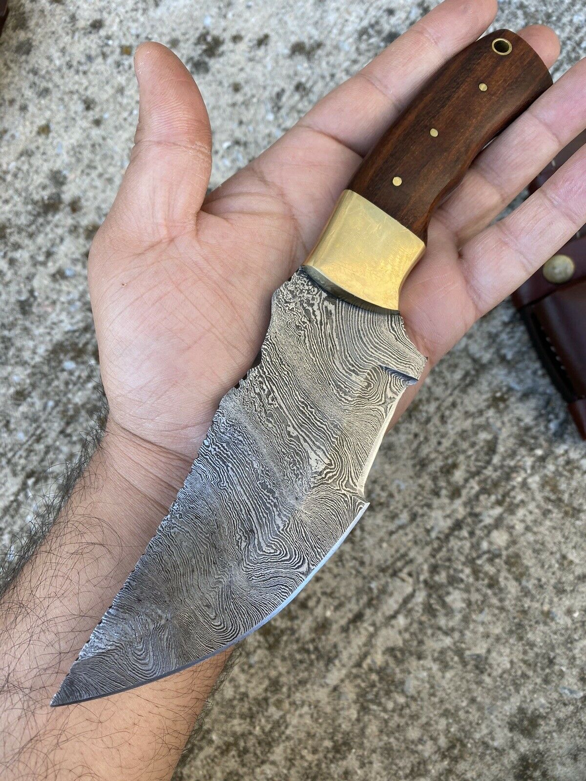 HS-940 Custom Handmade Damascus Hunting Tracker Knife WithWood Handle