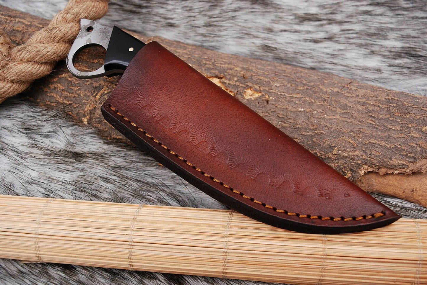 HS-436 | Custom Handmade Damascus Steel Hunitng Knife - Buffalo Horn Handle