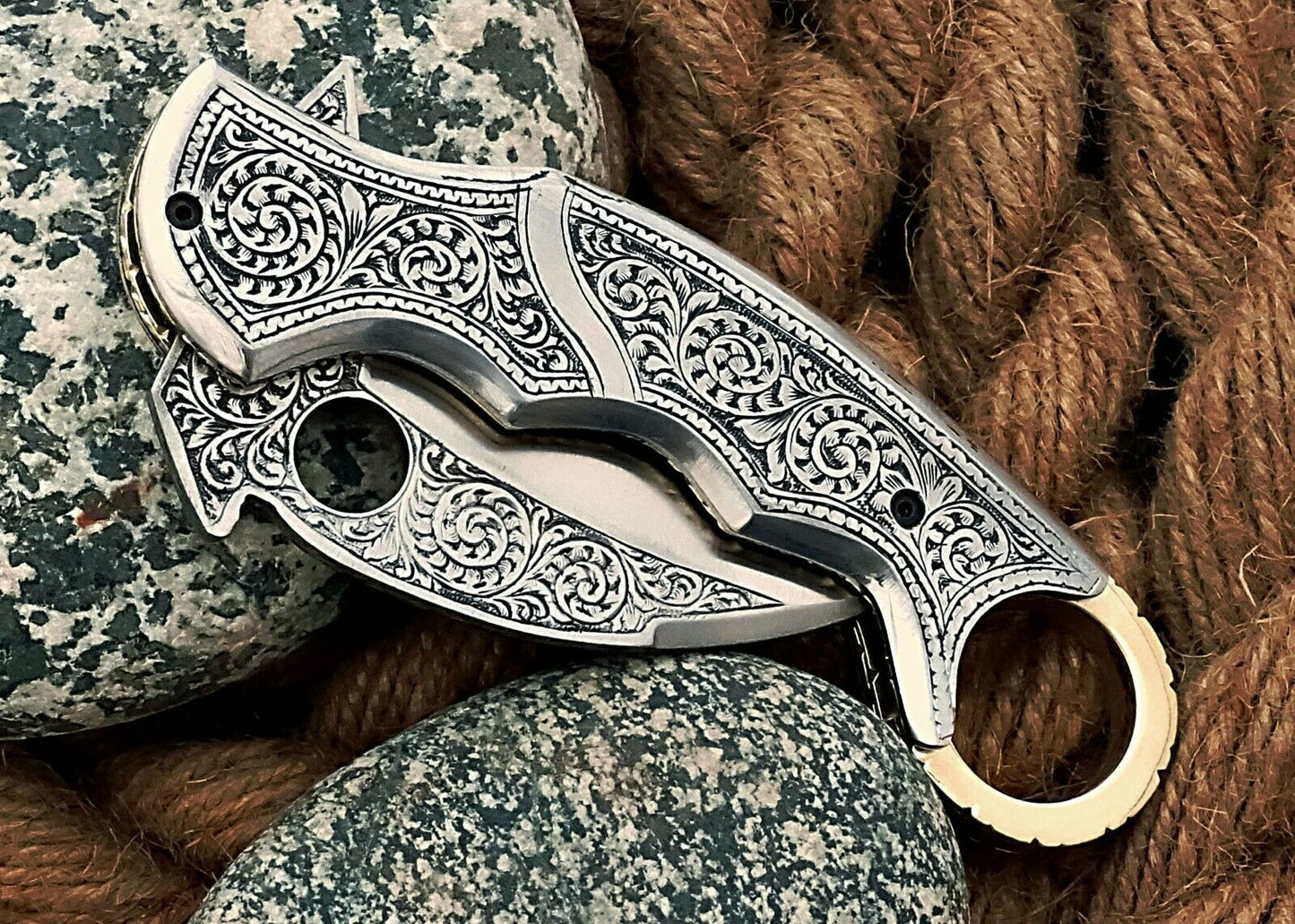 Present The Best Custom Hand Engraved Folding-Pocket Knife With Very Good Price