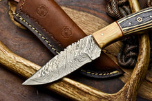 Load image into Gallery viewer, Custom Handmade Damascus Hunting Skinning Blade Hunter Camping Full Tang Knife
