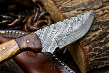 Load image into Gallery viewer, HS-702 Custom Handmade Damascus Steel Skinner Knife - Beautiful Wood Handle