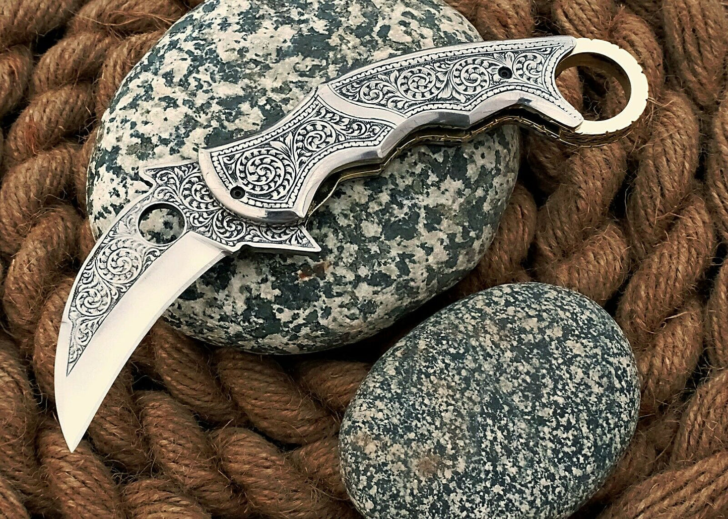Present The Best Custom Hand Engraved Folding-Pocket Knife With Very Good Price
