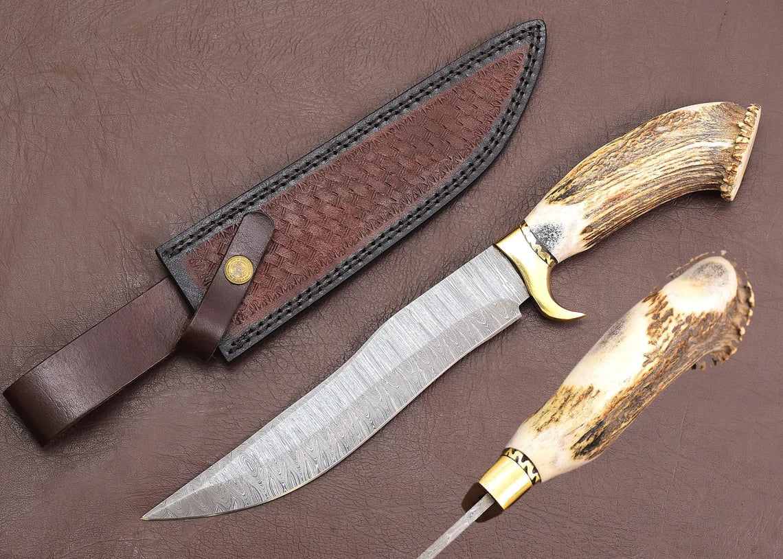 Damascus Hunting Knife – Stag Horn Handle | HS-302