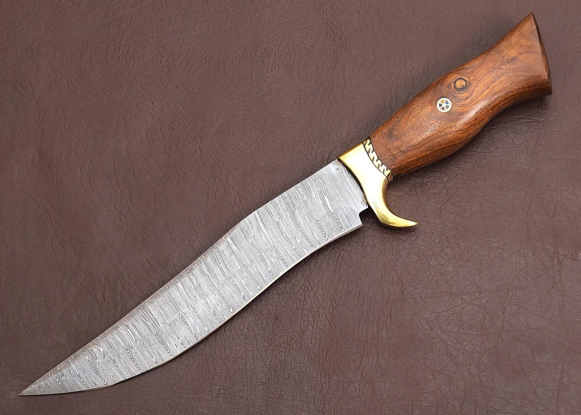 Damascus hunting knife with leather sheath