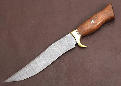 Damascus hunting knife with leather sheath