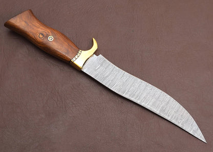Bushcraft Damascus knife wooden handle