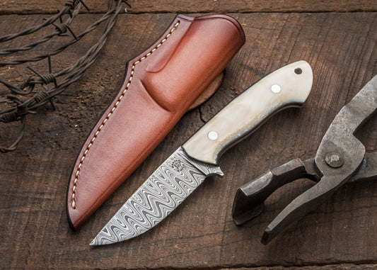 Damascus Wilderness Hunter Beautiful Knife Best Gifts