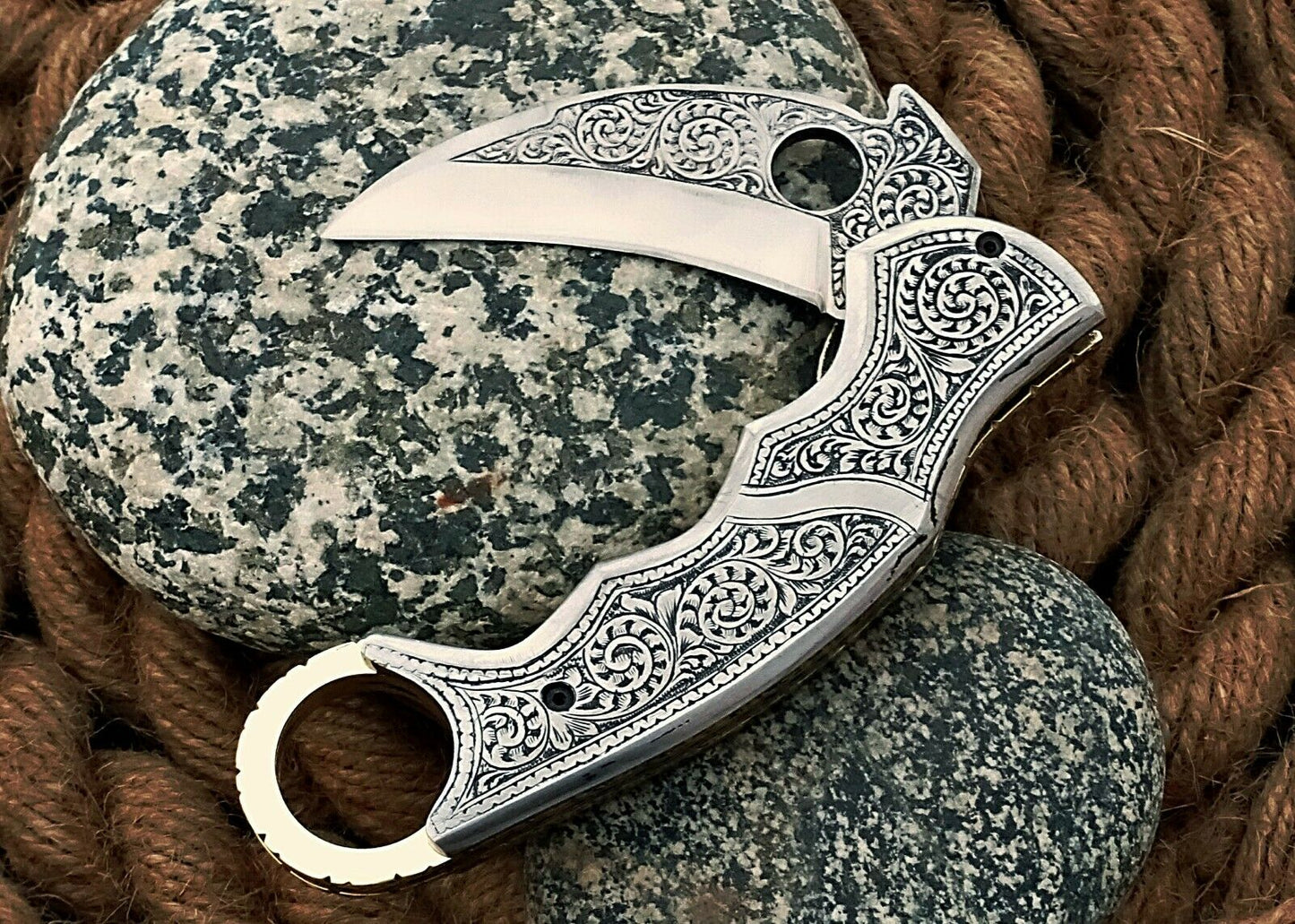 Present The Best Custom Hand Engraved Folding-Pocket Knife With Very Good Price