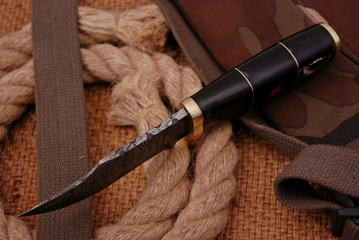 HS-494 Custom Handmade Damascus Hunting Knife With buffalo horn Handle
