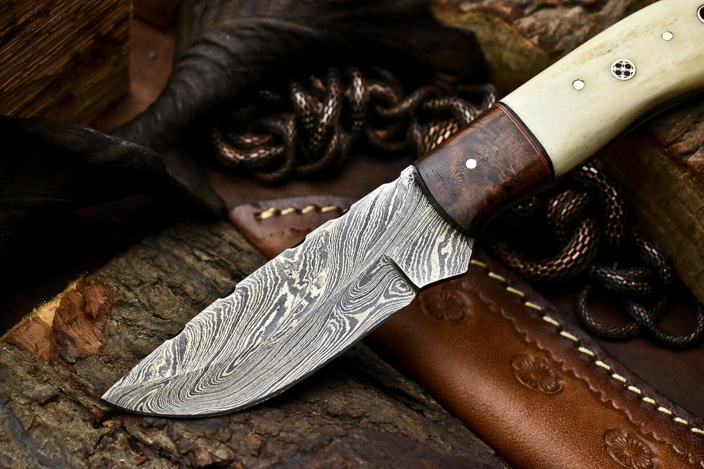 HS-654 Custom Handmade Damascus Hunting Skinning Blade Hunter Camping Full Tang Knife