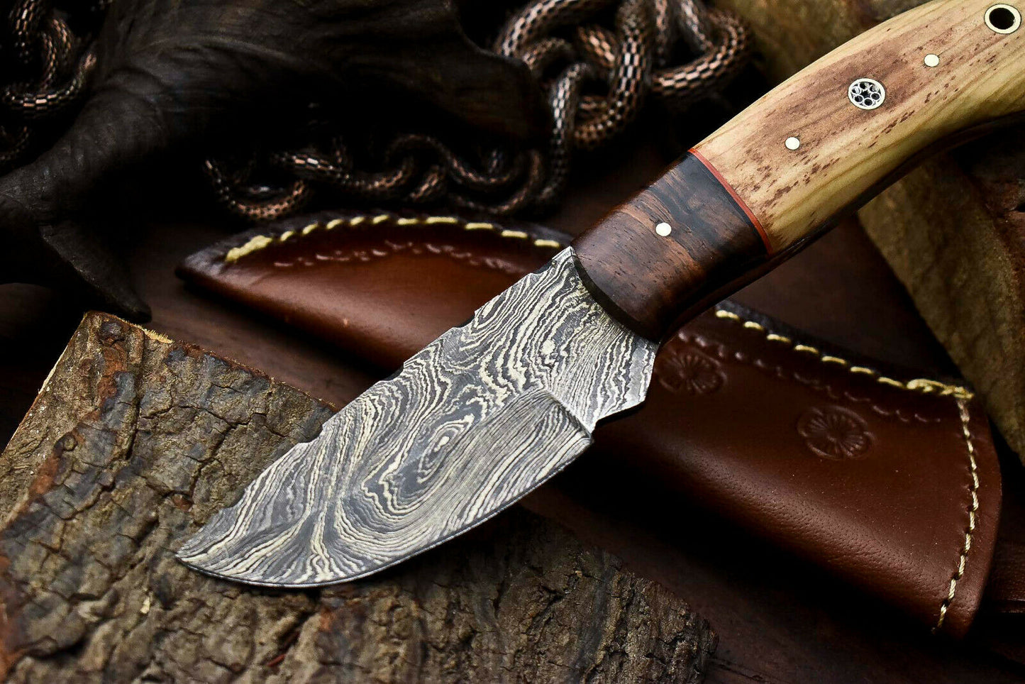 HS-653 Custom Handmade Damascus Hunting Skinning Blade Hunter Camping Full Tang Knife