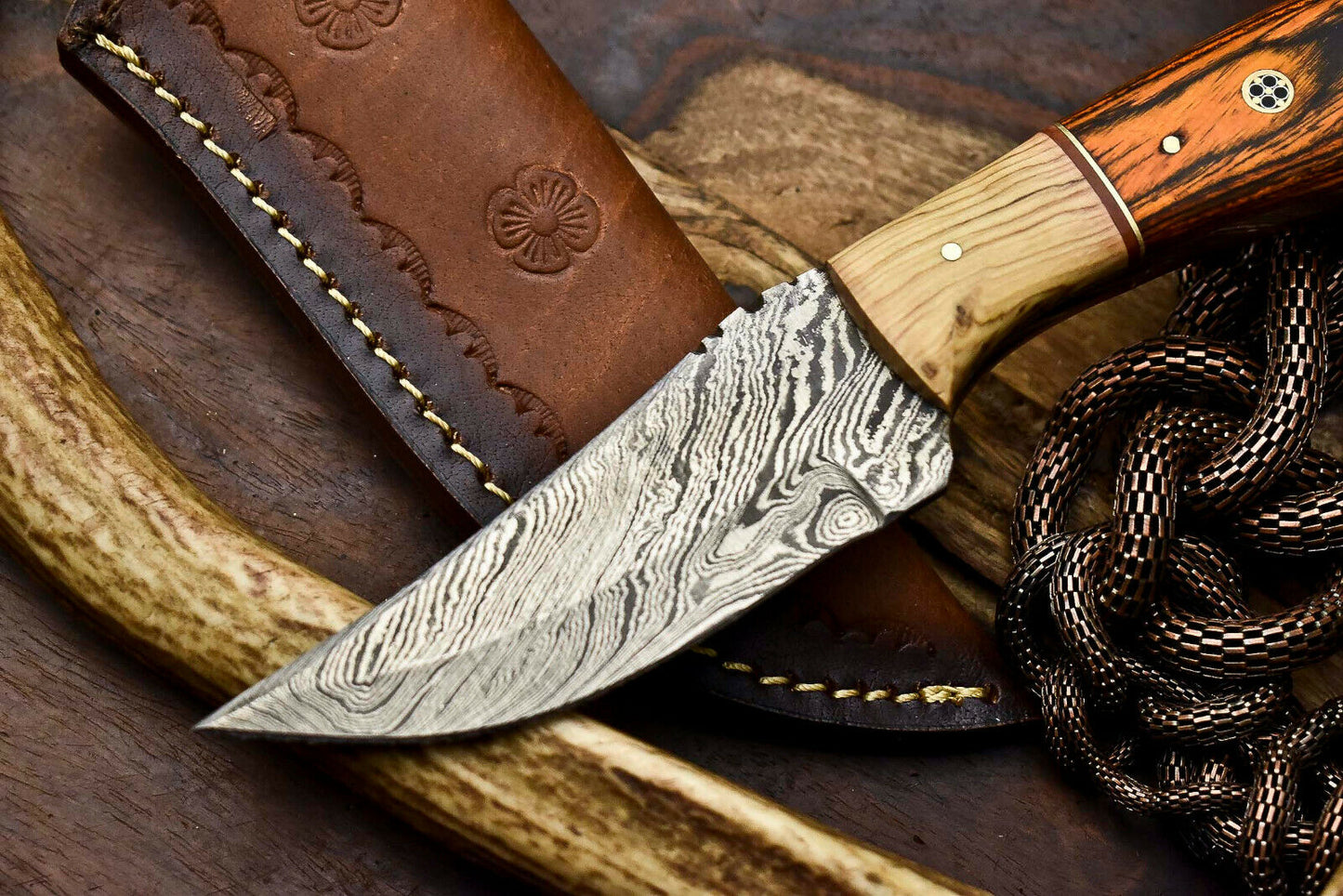 HS-658 Custom Handmade Damascus Steel Skinner Knife - Beautiful Hard Wood Handle