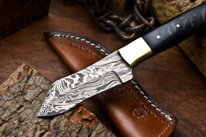 HS-706 Custom Handmade Damascus Steel Skinner Knife - Beautiful Resin Handle