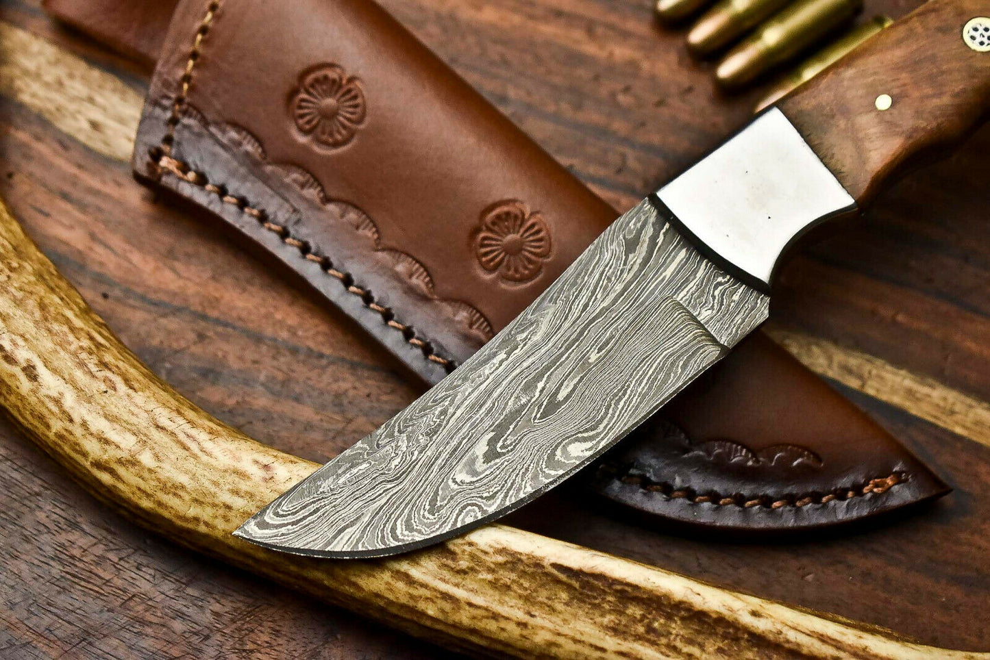 HS-623 Handmade Damascus Skinning Blade Camping Full Tang Knife