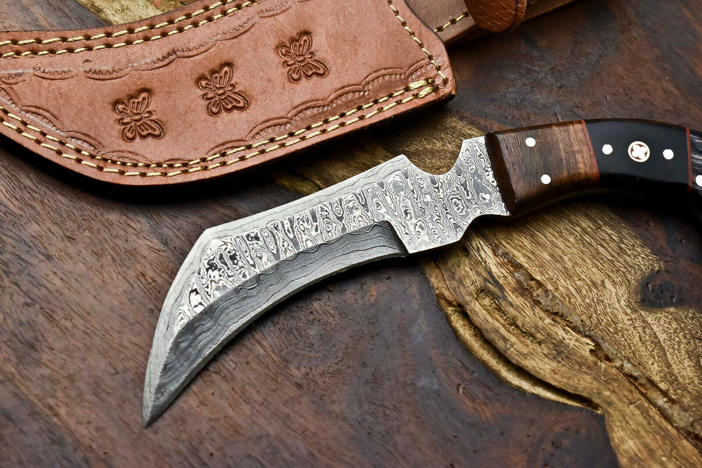 HS-899 Handmade Damascus Hunting Blade Karambit Full Tang Knife