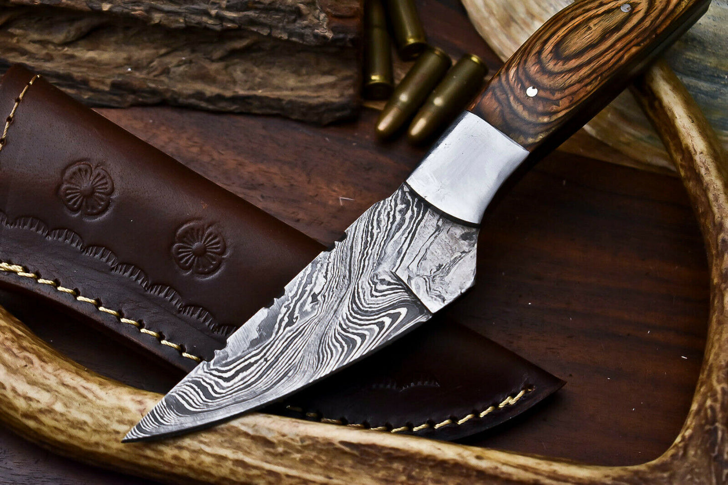 HS-566 Handmade Damascus Skinning Blade Camping Full Tang Knife