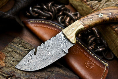 HS-639 Custom Handmade Damascus Hunting Skinning Blade Hunter Camping Full Tang Knife