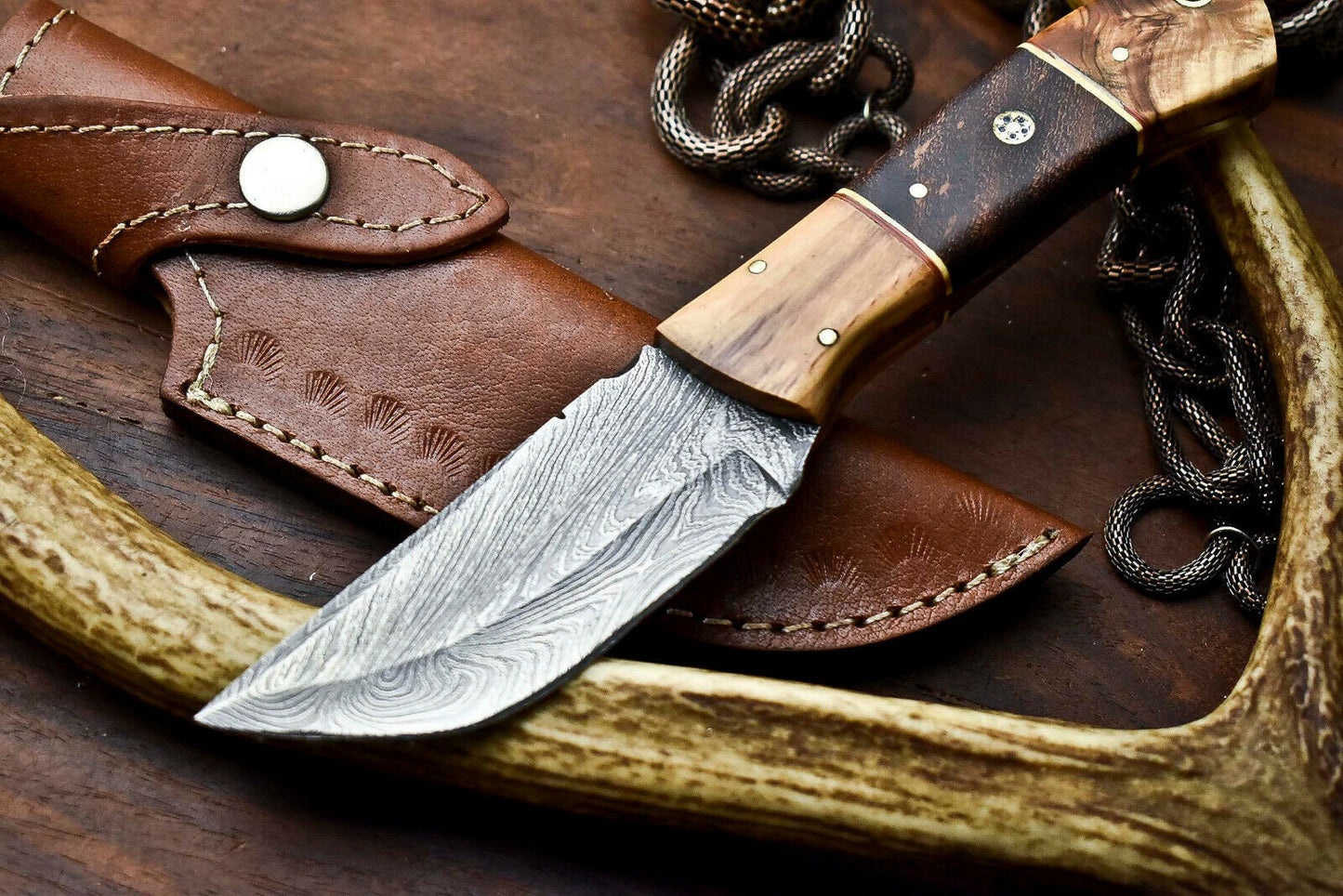 HS-642 Custom Handmade Damascus Hunting Skinning Blade Hunter Camping Full Tang Knife