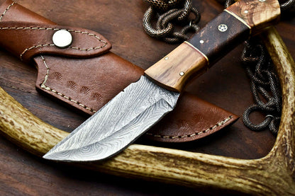 HS-642 Custom Handmade Damascus Hunting Skinning Blade Hunter Camping Full Tang Knife