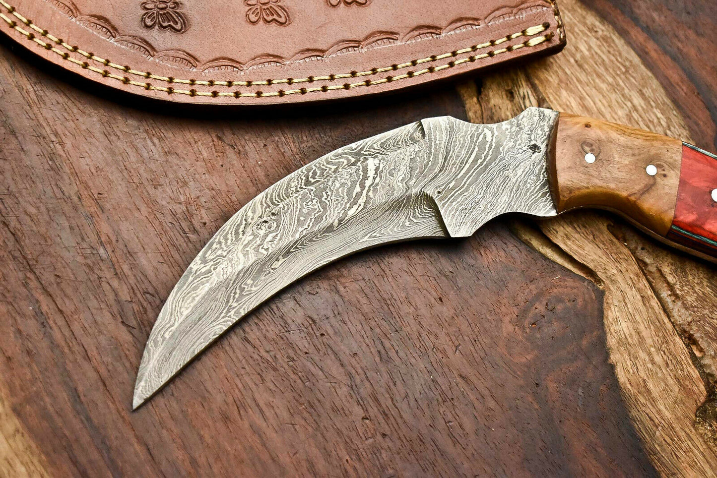 HS-905 Custom Handmade Damascus Hunting Blade Karambit Camping Full Tang Knife