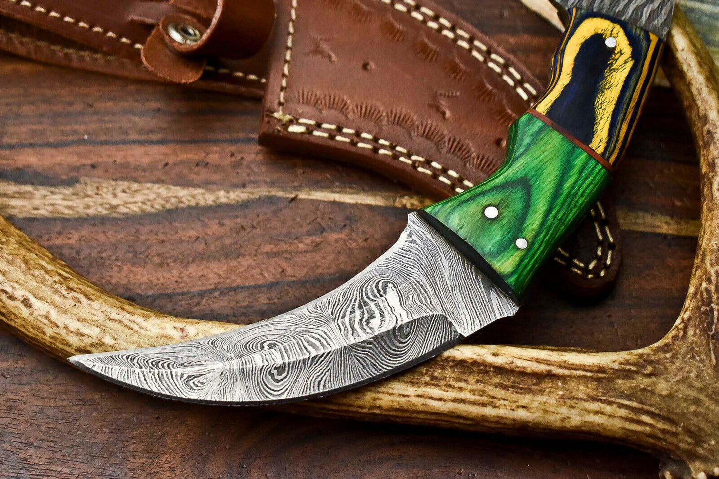 HS-895 Handmade Damascus Hunting Blade Karambit Full Tang Knife