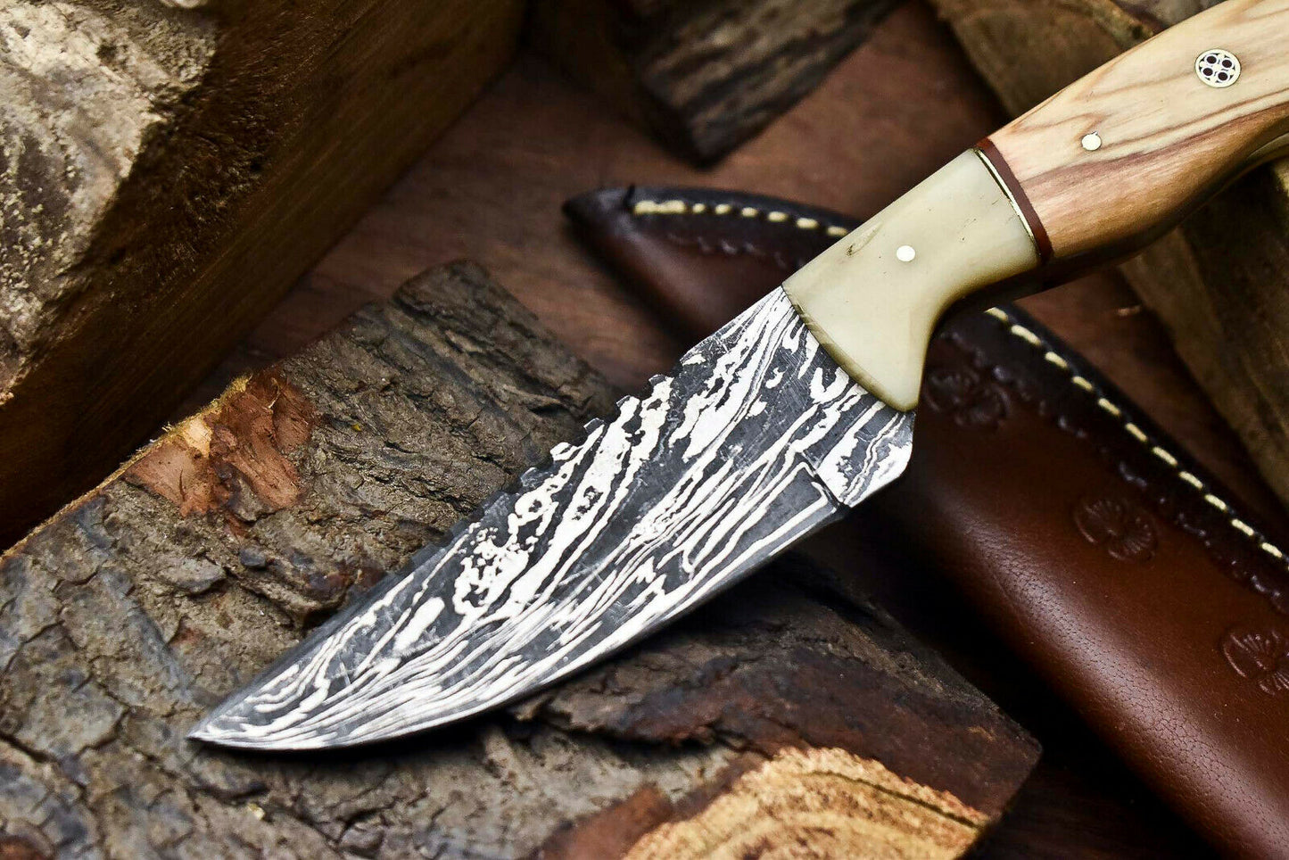 HS-652 Custom Handmade Damascus Hunting Skinning Blade Hunter Camping Full Tang Knife