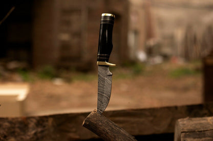 HS-763Custom Handmade Damascus Steel Skinner knife With Resin Handle Daily Carry