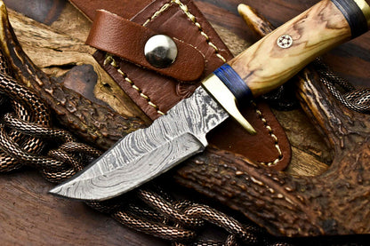 HS-715 Custom Handmade Awesome Olive Wood Handle Damascus Steel Skinner Knife With Best Price