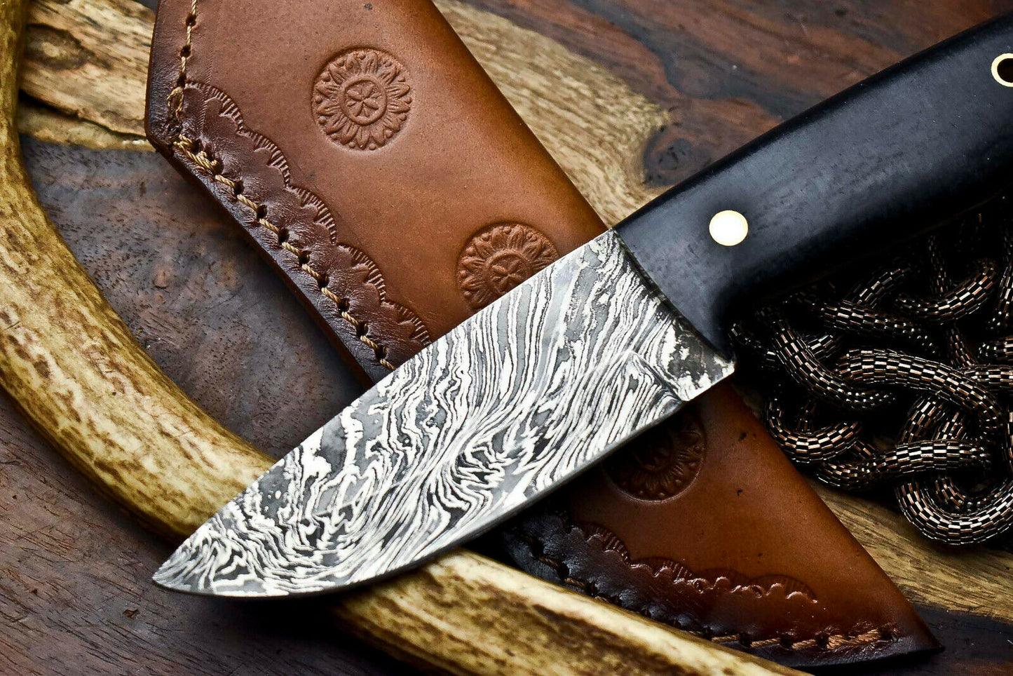 HS-647 Custom Handmade Damascus Hunting Skinning Blade Hunter Camping Full Tang Knife