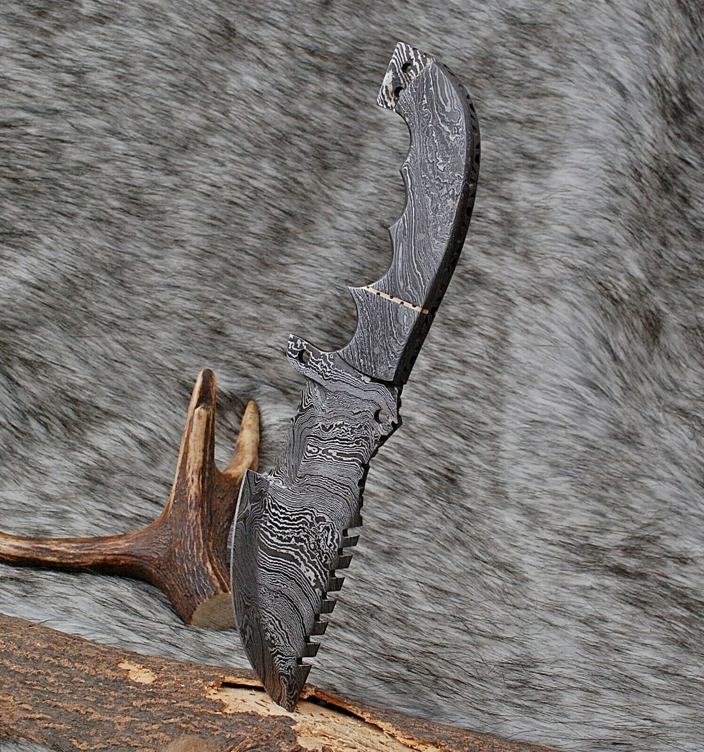 HS-943 Custom Handmade Damascus Hunting Tracker Knife With Damascus Handle