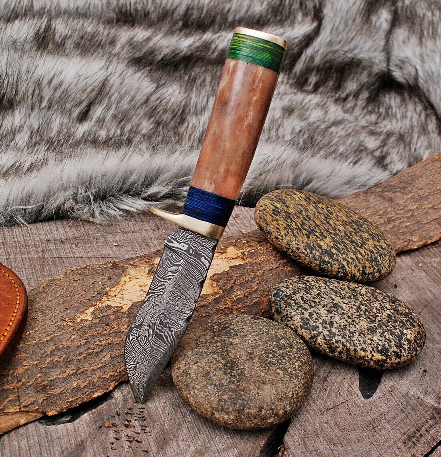 HS-495 Custom Handmade Damascus Hunting Knife With Beautiful Bone Handle