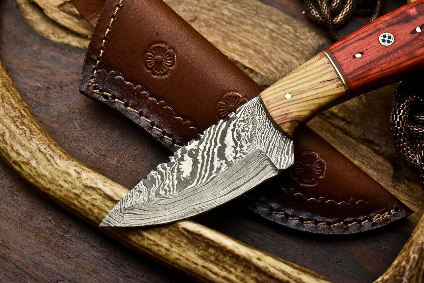 HS-659 Custom Handmade Damascus Steel Skinner Knife - Beautiful Hard Wood Handle