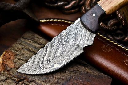 HS-702 Custom Handmade Damascus Steel Skinner Knife - Beautiful Wood Handle