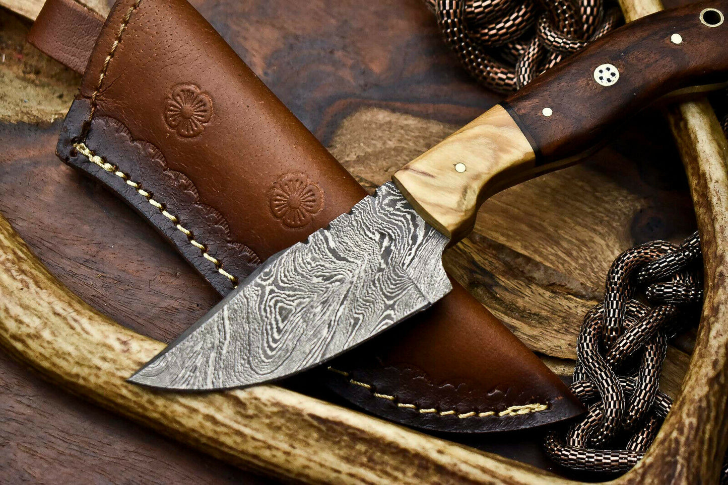 HS-687 Custom Handmade Damascus Steel Skinner Knife - Beautiful Wood Handle