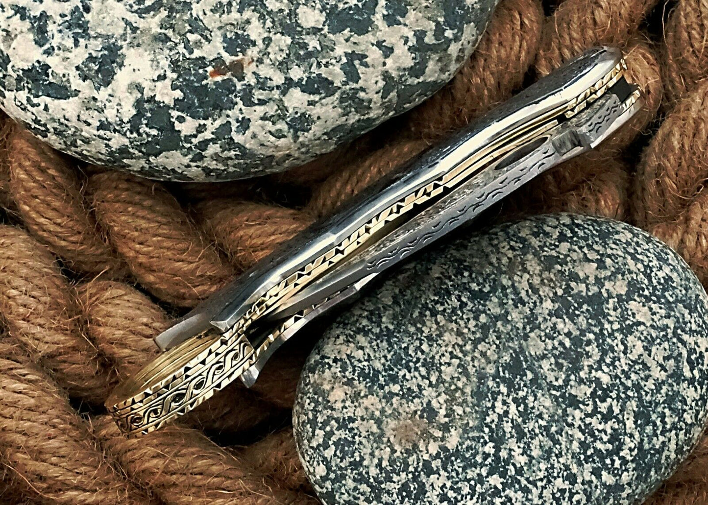 Present The Best Custom Hand Engraved Folding-Pocket Knife With Very Good Price