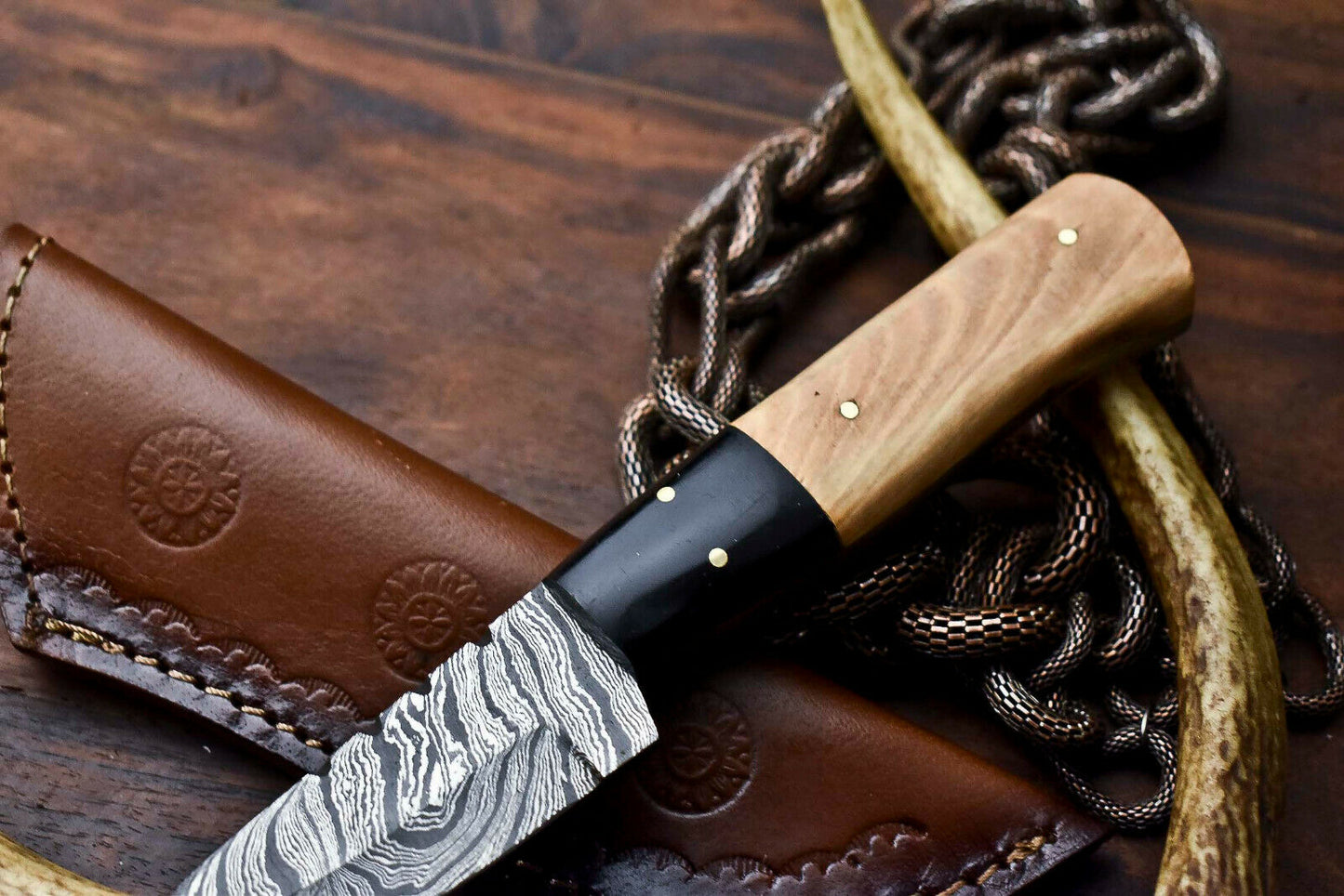 HS-698 Custom Handmade Damascus Steel Skinner Knife - Beautiful Wood Handle