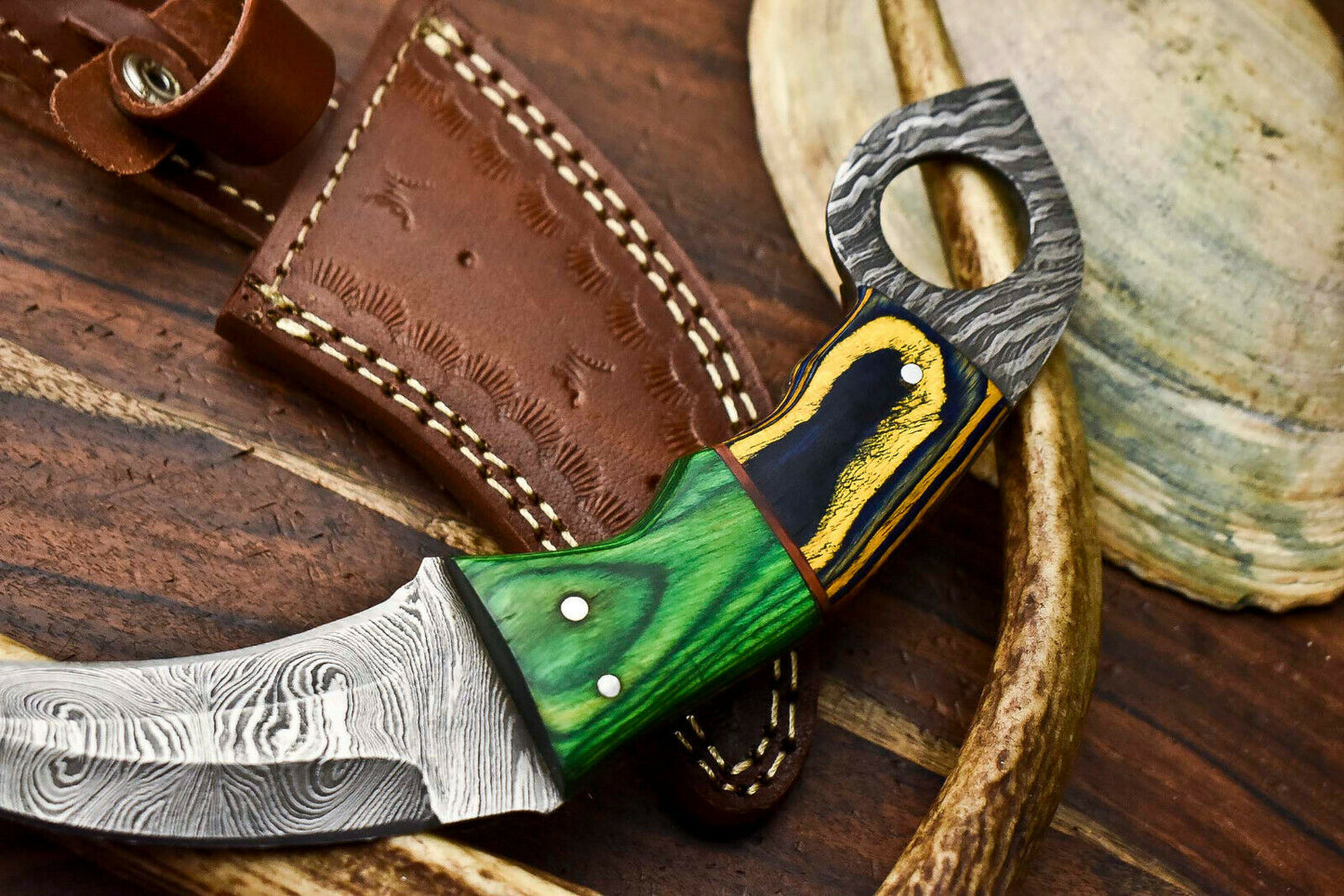 HS-895 Handmade Damascus Hunting Blade Karambit Full Tang Knife