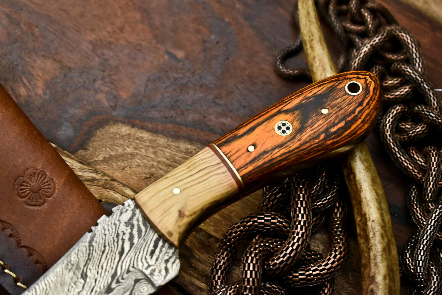 HS-658 Custom Handmade Damascus Steel Skinner Knife - Beautiful Hard Wood Handle