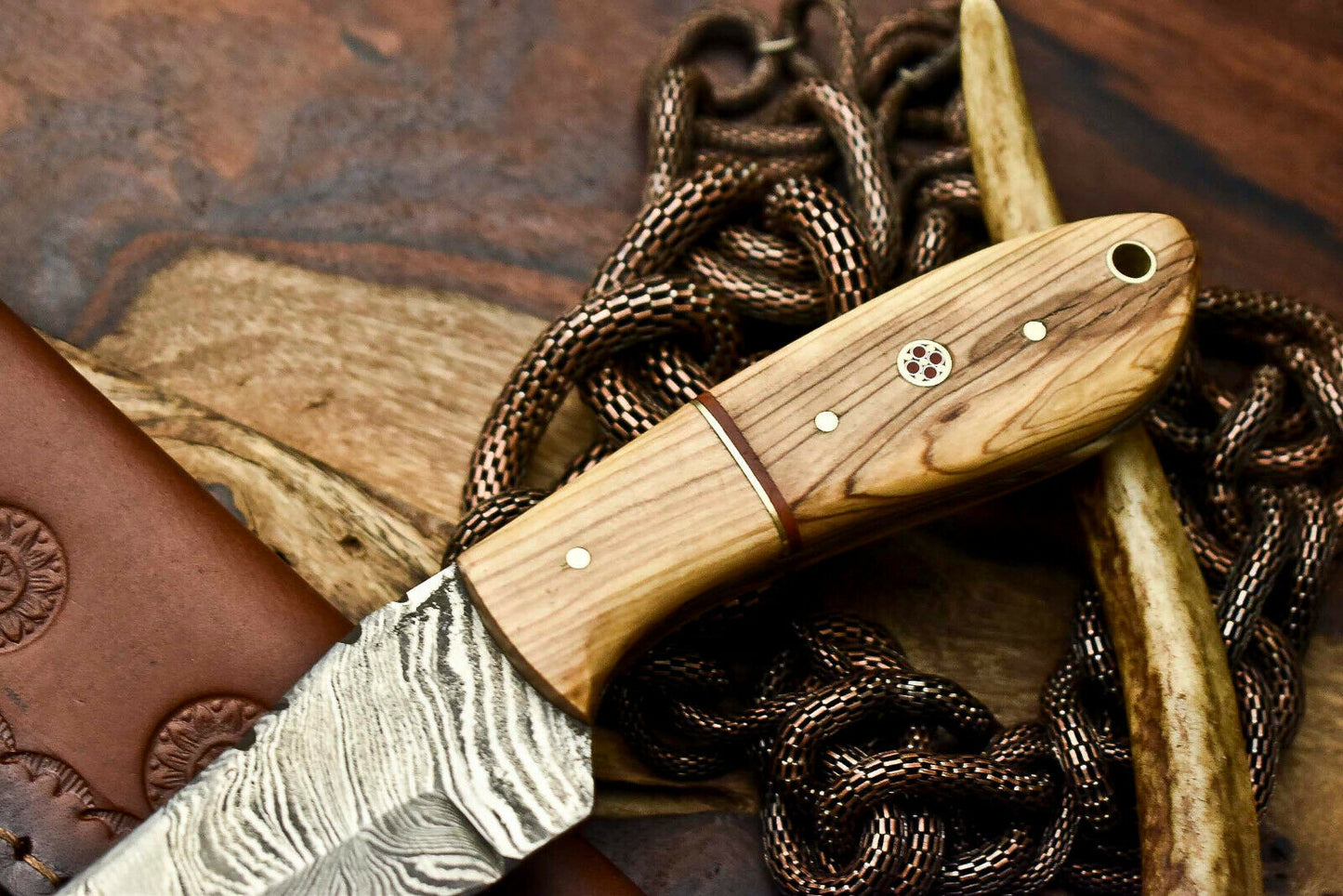 HS-635 Custom Handmade Damascus Hunting Skinning Blade Hunter Camping Full Tang Knife