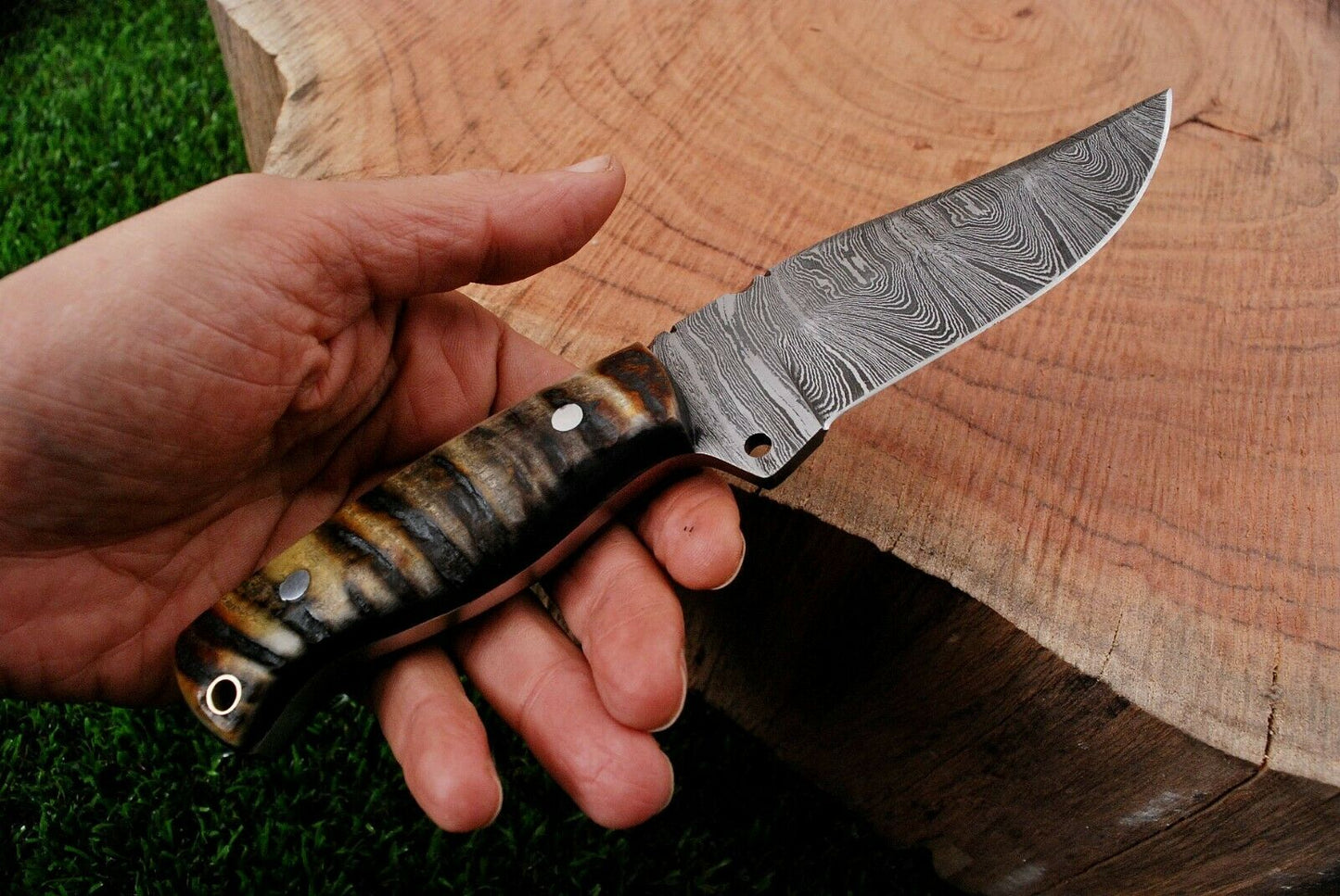 HS-364 '' 8.5" Handmade Damascus Steel Ram Horn Handle Hunting Skinner Knife