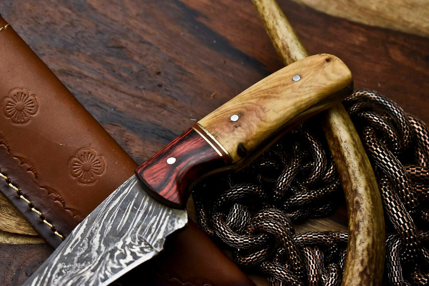 HS-686 Custom Handmade Damascus Steel Skinner Knife - Beautiful Wood Handle