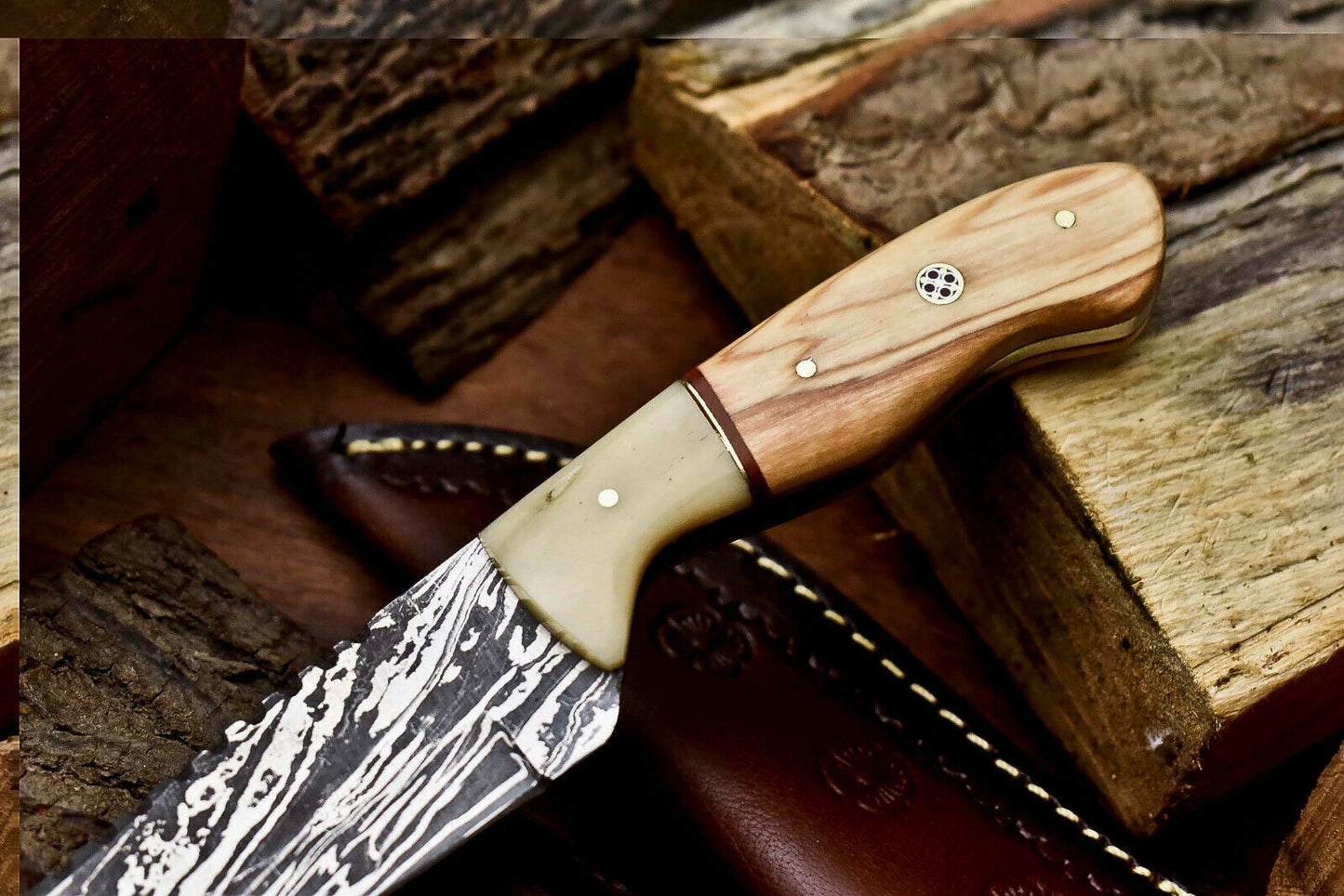 HS-652 Custom Handmade Damascus Hunting Skinning Blade Hunter Camping Full Tang Knife