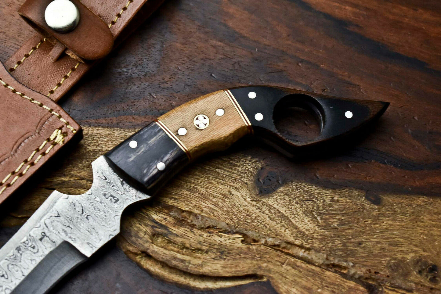 HS-898 Handmade Damascus Hunting Blade Karambit Full Tang Knife