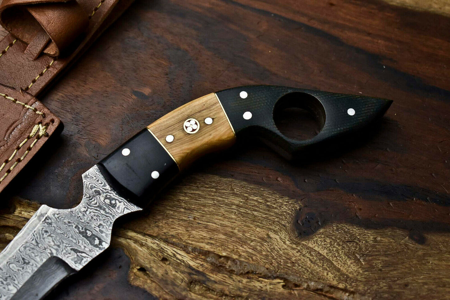 HS-896 Handmade Damascus Hunting Blade Karambit Full Tang Knife
