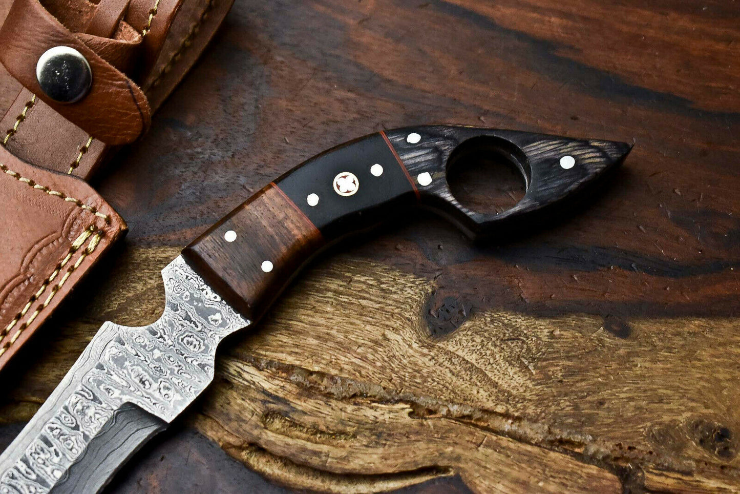 HS-899 Handmade Damascus Hunting Blade Karambit Full Tang Knife
