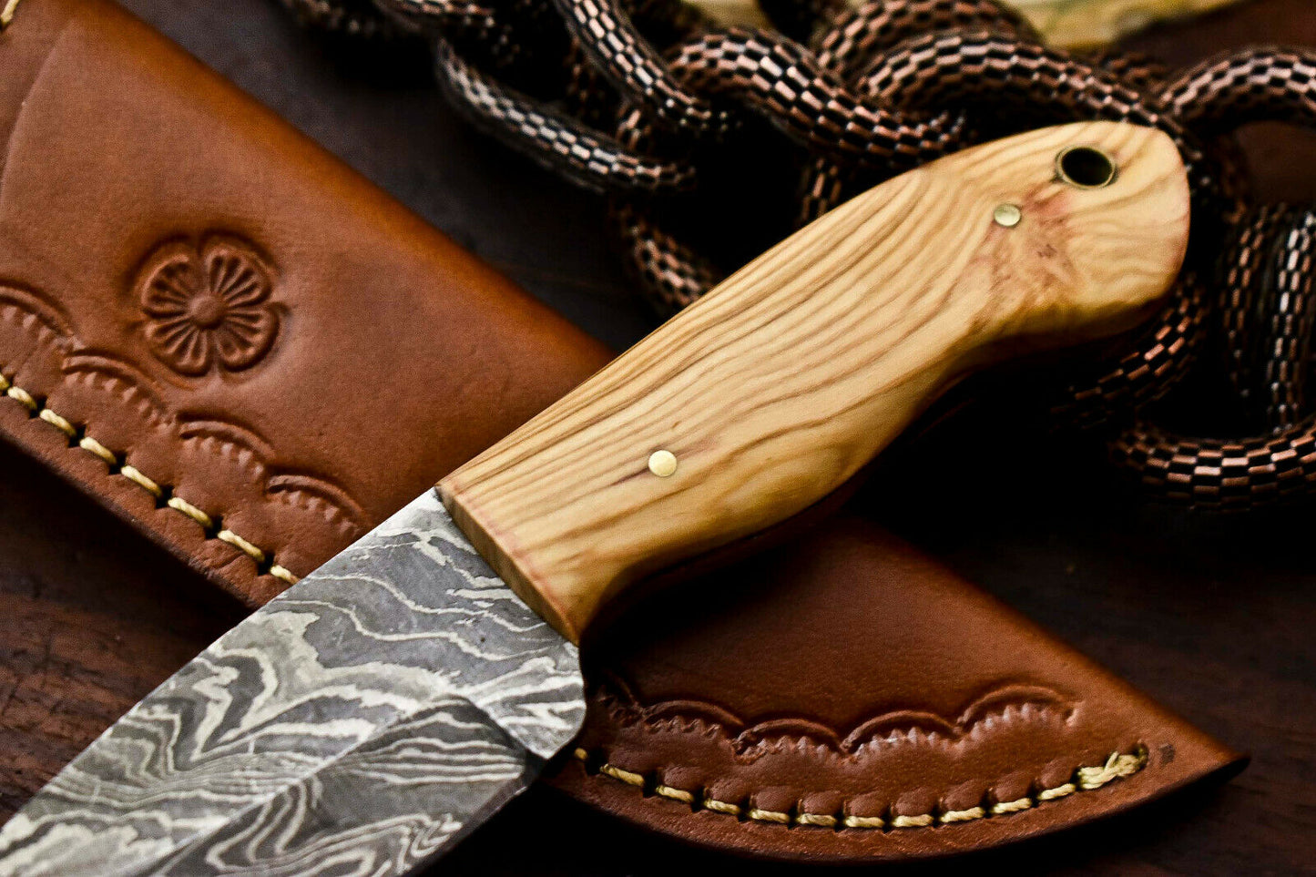 HS-611 Handmade Damascus Skinning Blade Camping Full Tang Knife