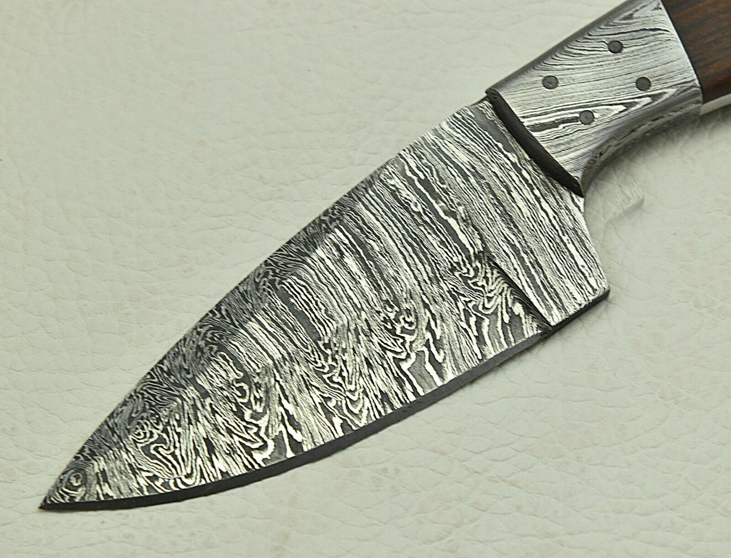 HS-586 8" Custom Handmade Damascus Steel Hunting Skinner knife With Rose Wood Handle
