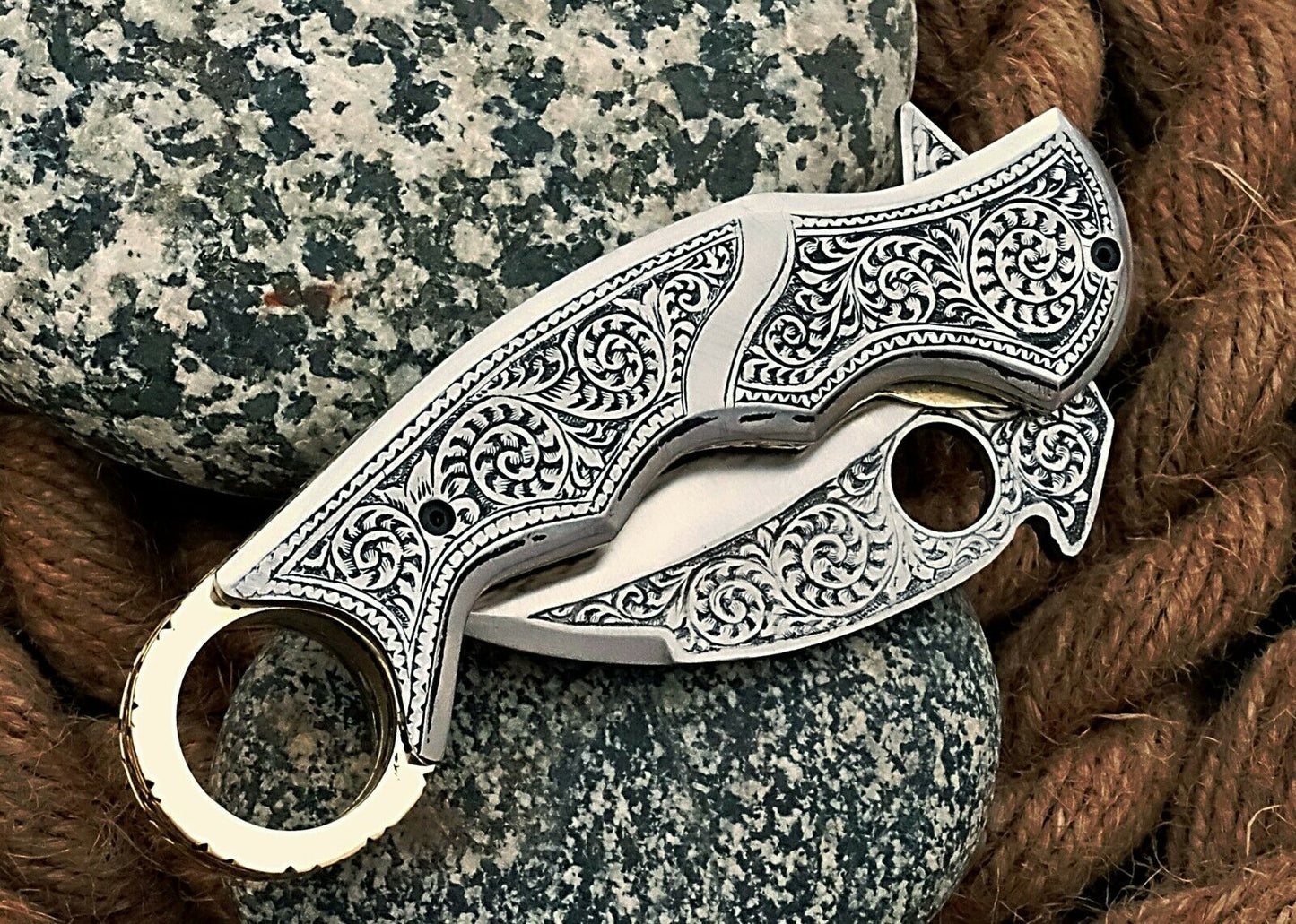 Present The Best Custom Hand Engraved Folding-Pocket Knife With Very Good Price