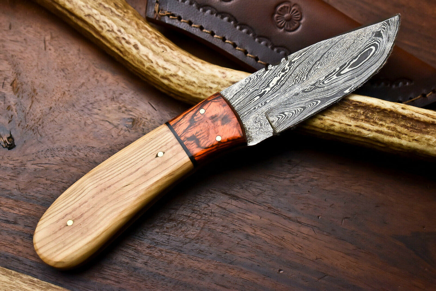 HS-592  Handmade Damascus Skinning Blade Camping Full Tang Knife