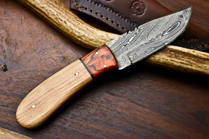 HS-592  Handmade Damascus Skinning Blade Camping Full Tang Knife